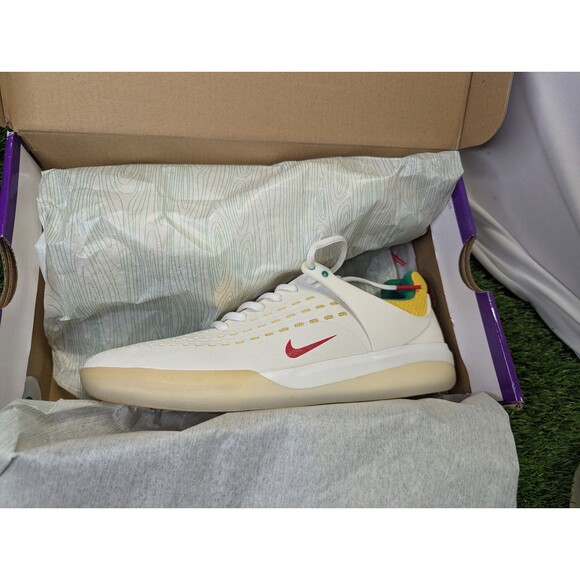 Rastafarian Nike SB Zoom Nyjah  (DO9403-100) Size 8.5 OG BOX main image 9
